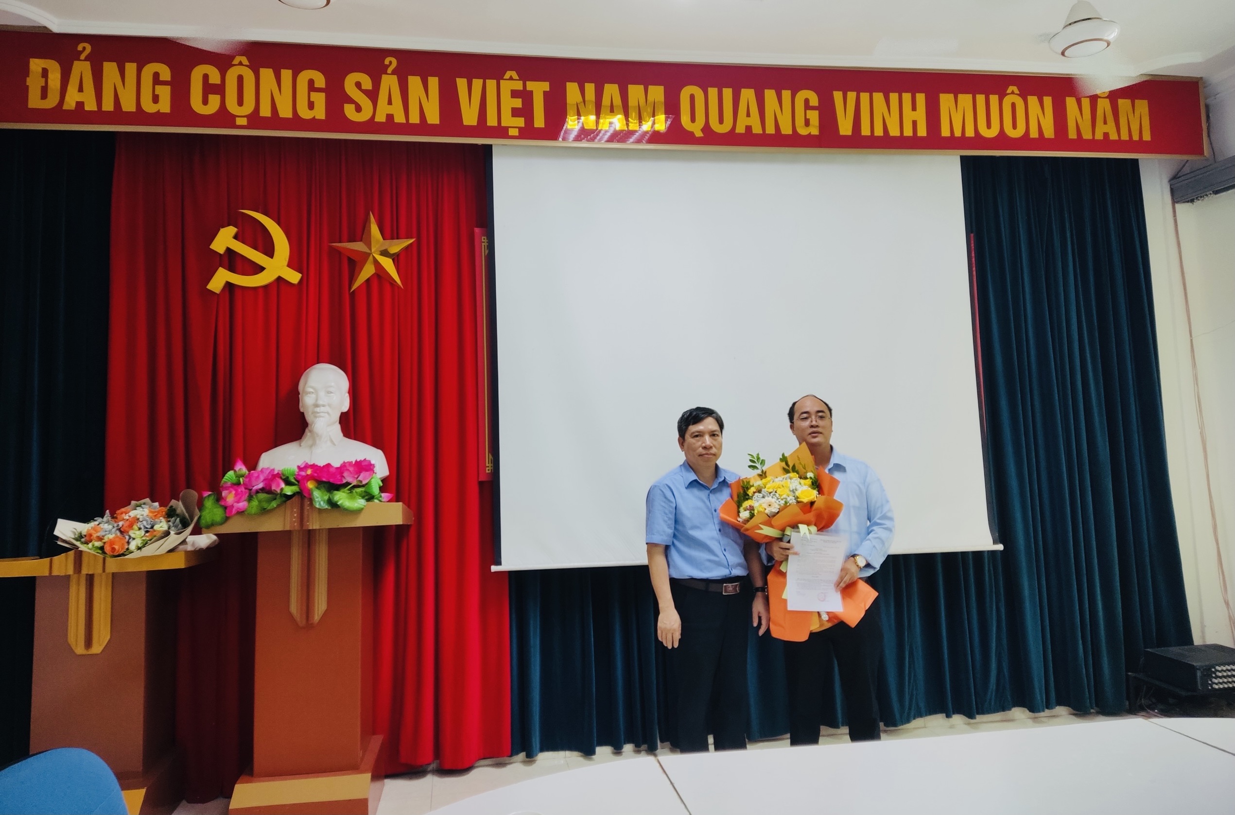 Lễ công bố quyết định bổ nhiệm cán bộ lãnh đạo các đơn vị trực thuộc Viện KH&KTHN