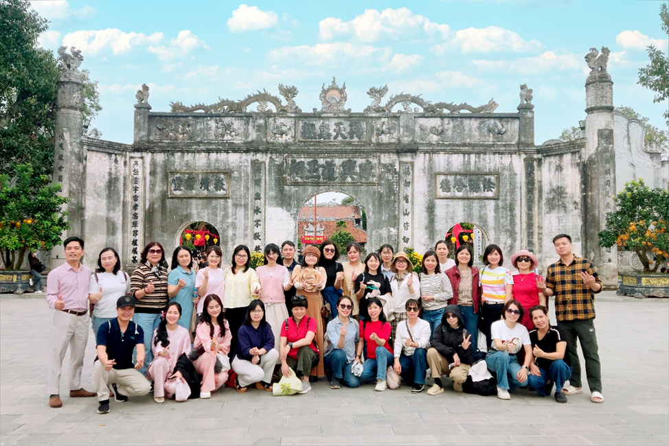 Công đoàn Viện Khoa học và Kỹ thuật hạt nhân tổ chức chương trình du xuân nhân dịp Ngày Quốc tế Phụ nữ 8/3