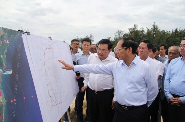 Phó Thủ tướng Bùi Thanh Sơn kiểm tra địa điểm quy hoạch Nhà máy điện hạt nhân Ninh Thuận
