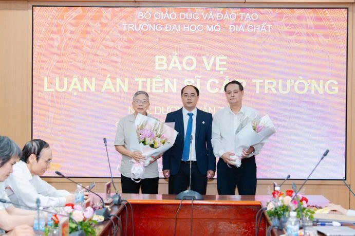 LỄ BẢO VỆ LUẬN ÁN TIẾN SĨ CẤP TRƯỜNG CỦA NGHIÊN CỨU SINH DƯƠNG VĂN THẮNG